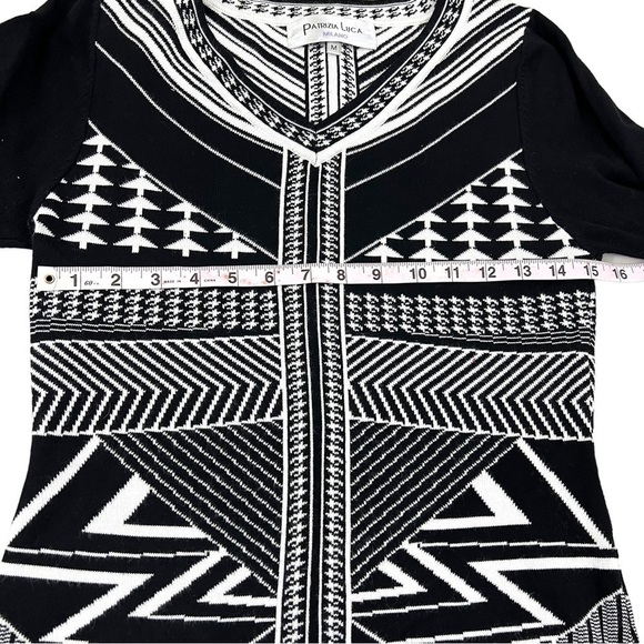 P. Luca Milano Women’s Sweater Size Medium Long Sleeved Black & White Geometric - Picture 8 of 12